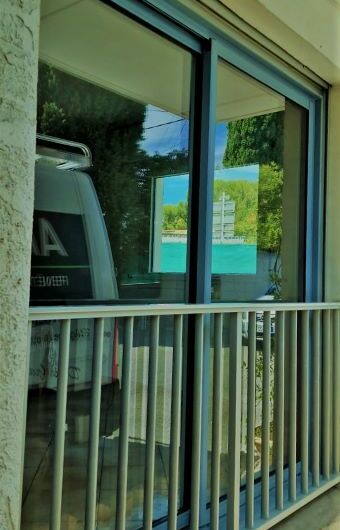 Pose d'une porte d'entrée à la Ciotat