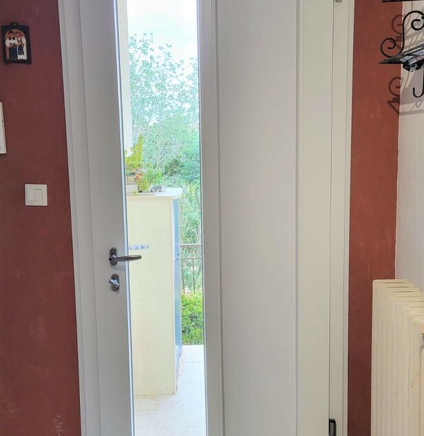 Pose porte d'entrée LONGITUDE en ALU